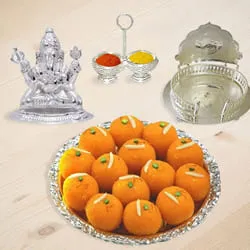 Send Online Ganeshji Hamper with Sweets