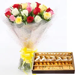 Mixed Roses with Assorted Sweets Online